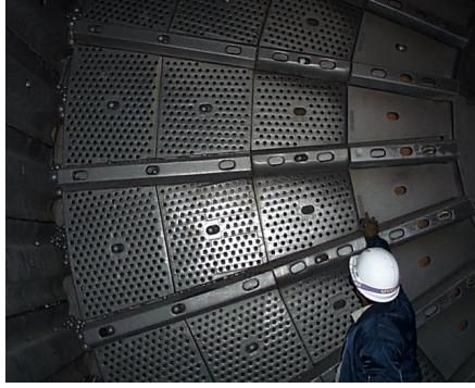 Figure 6: Discharge Grate Comparison Pre(left) & Post(right) Trials
